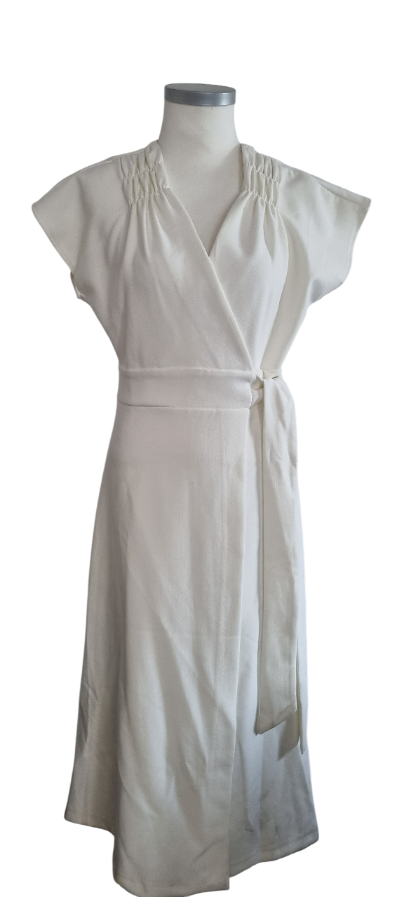 2025/09/1000057400.png Robe Closet écru – Image 1