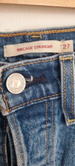 Short ribcage levi's – Image 2