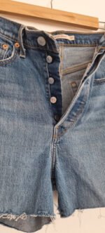 Short ribcage levi's – Image 3