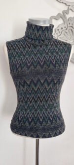 Pull col roulé sans manches