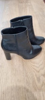 Bottines noires Clarks – Image 4
